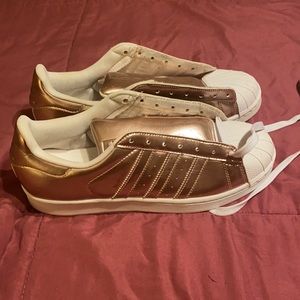 Women’s sneakers